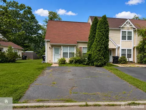 30 Van Pelt Ct, East Brunswick, NJ 08816