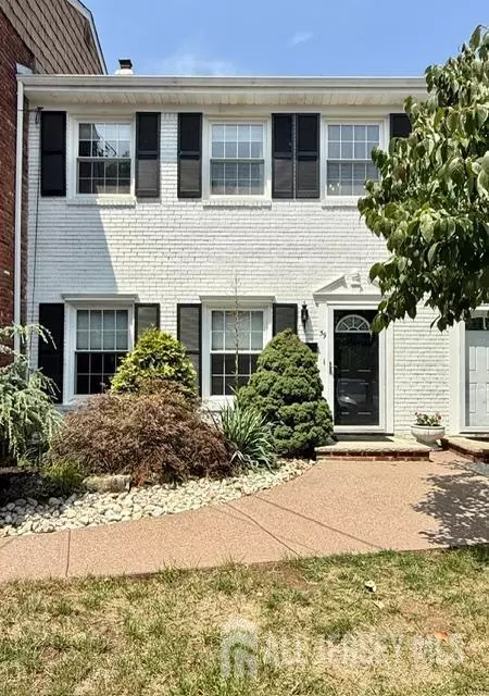 59 Wick Dr, Fords, NJ 08863