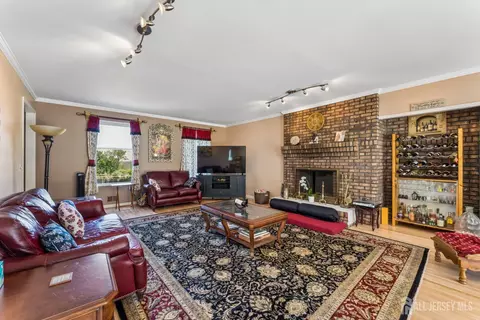 Living - 20 E Ridge Rd E #20, Montgomery, NJ 08558 photo 2 of 5