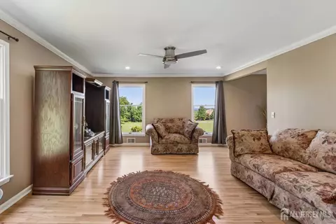 Living - 20 E Ridge Rd E #20, Montgomery, NJ 08558 photo 4 of 5