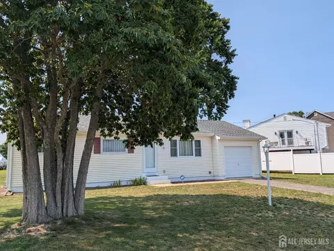 Exterior - 30 Corrigan Ave, Pine Beach, NJ 08741 photo 1 of 2