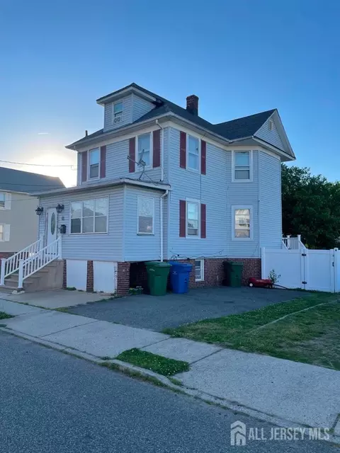 11 E Kupsch St E, Sayreville, NJ 08872