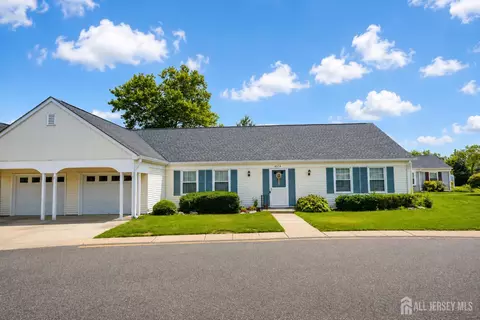 457 Roxbury Ln #A, Monroe, NJ 08831