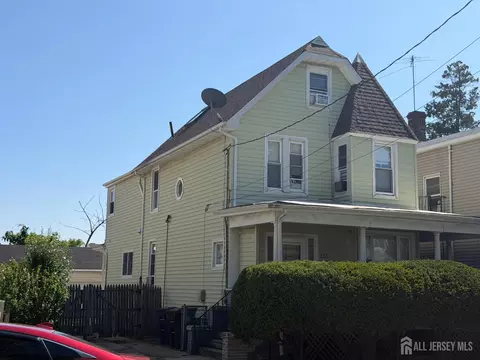 123 Lewis St, Perth Amboy, NJ 08861