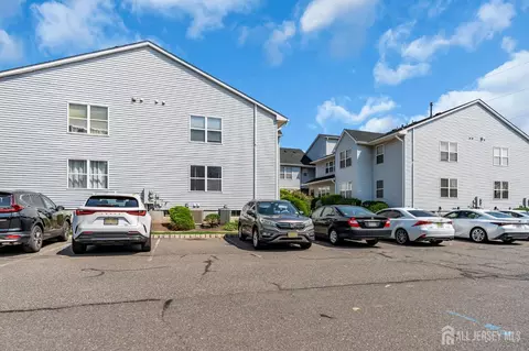 189 Bexley Ln, Piscataway, NJ 08854