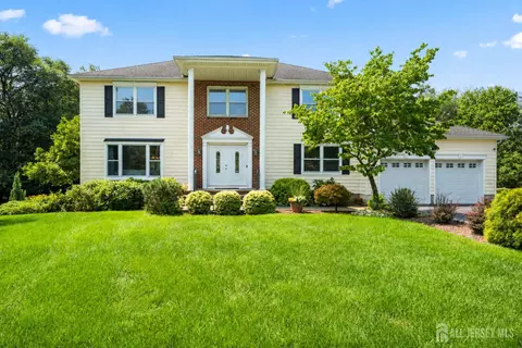 24 Van Hise Ct, East Brunswick, NJ 08816