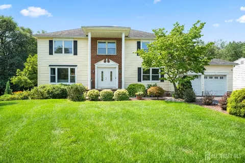 24 Van Hise Ct, East Brunswick, NJ 08816