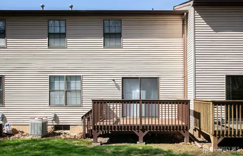 Exterior - 7 Cactus Ct, Edison, NJ 08820 photo 5 of 7