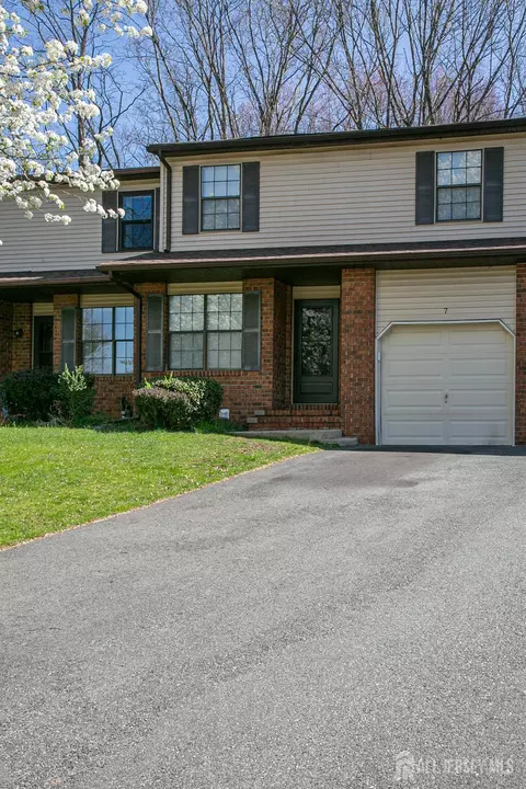 Exterior - 7 Cactus Ct, Edison, NJ 08820 photo 4 of 7