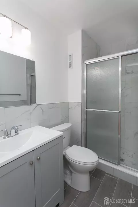 Bath - 7 Cactus Ct, Edison, NJ 08820 photo 2 of 4