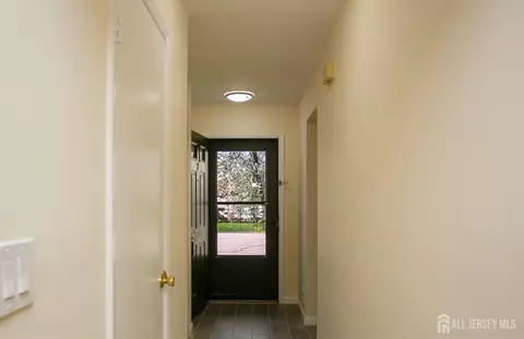 Entry Way - 7 Cactus Ct, Edison, NJ 08820 photo 1 of 3