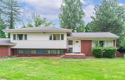 172 Ryders Ln, New Brunswick, NJ 08901