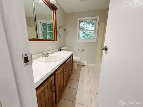Bath - 1 Johns Pl, Helmetta, NJ 08828 photo 2 of 2