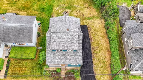 16 Gordon St, Aberdeen, NJ 07721