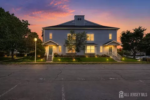 3002 Kapalua Ct, Freehold, NJ 07728