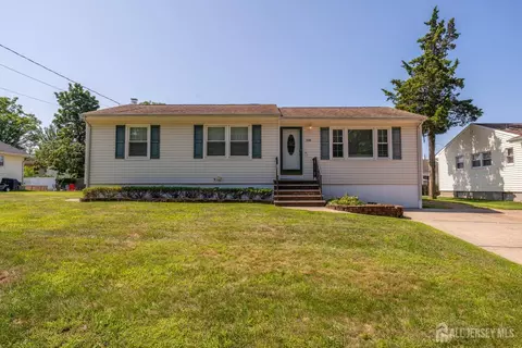 1204 Hamilton St, Somerset, NJ 08873
