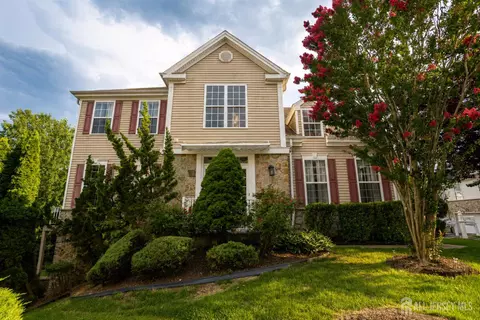 16 Biesiada Ct, Parlin, NJ 08859
