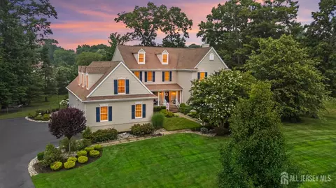 4 Breckenridge Ct, Freehold, NJ 07728