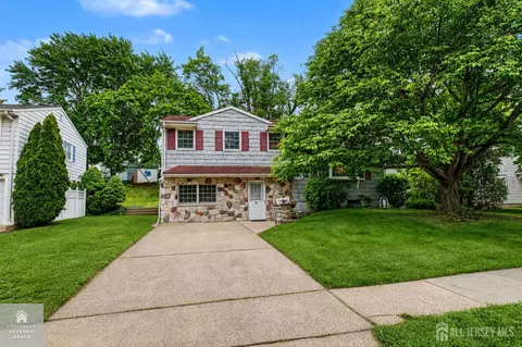 287 Crestwood Dr, Milltown, NJ 08850
