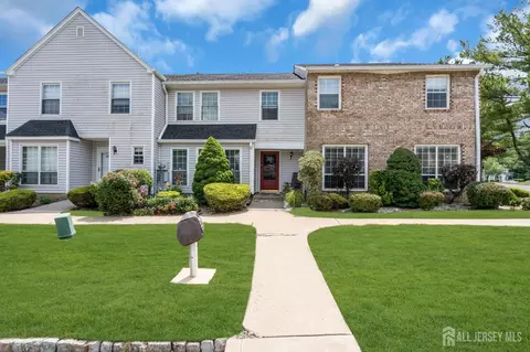 200 Franklin Pl, Morganville, NJ 07751