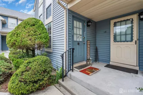 1 Truro Dr #F, Monroe, NJ 08831