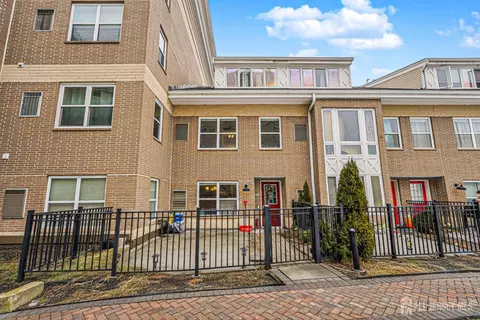 358 Rector St #308, Perth Amboy, NJ 08861