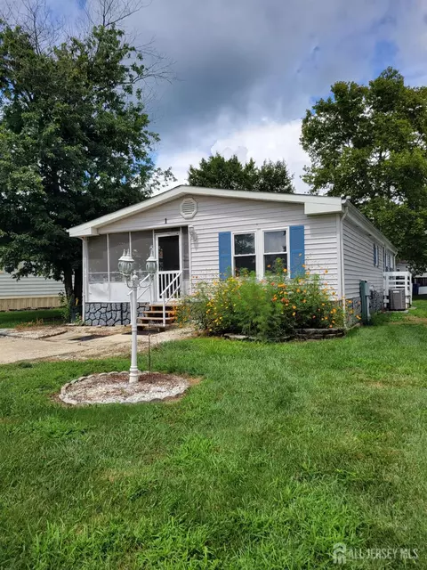 1 Poe Rd, North Brunswick, NJ 08902