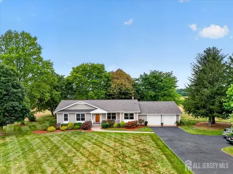 70 John White Rd, Cranbury, NJ 08512
