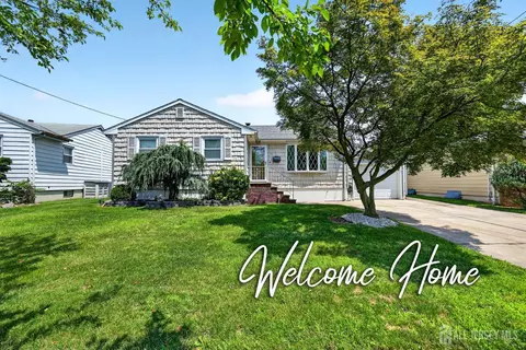26 Charlotte St, Carteret, NJ 07008