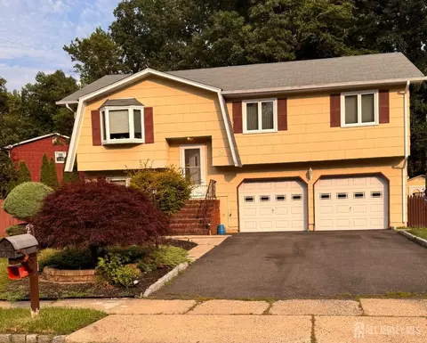 2 Jason Dr, North Brunswick, NJ 08902