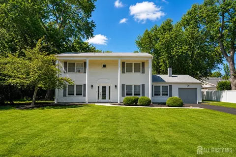 14 Kilmer Dr, Manalapan, NJ 07726