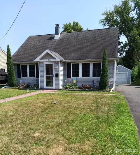 209 Eaton Ave, Trenton, NJ 08619