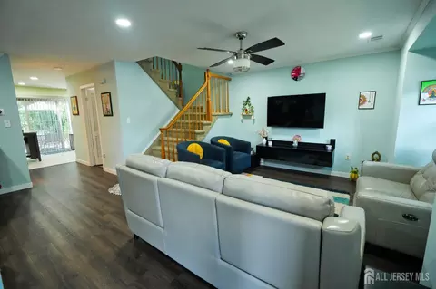 1702 Oak Ct, South Brunswick, NJ 08852