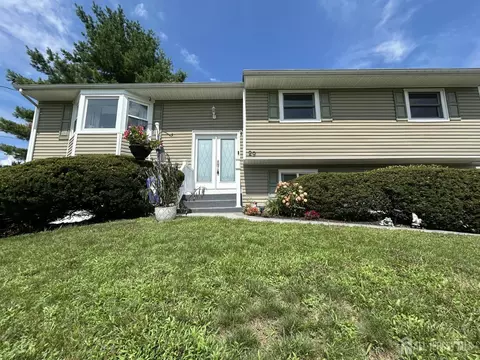 29 Tompkins Rd, East Brunswick, NJ 08816