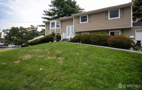 29 Tompkins Rd, East Brunswick, NJ 08816