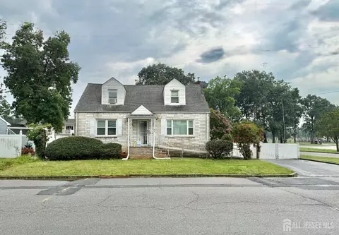 674 Cedar St, Colonia, NJ 07067