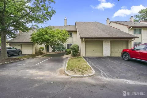 95 Thoreau Dr, Plainsboro, NJ 08536