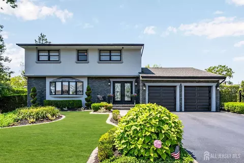 9 Zaleski Dr, Sayreville, NJ 08872
