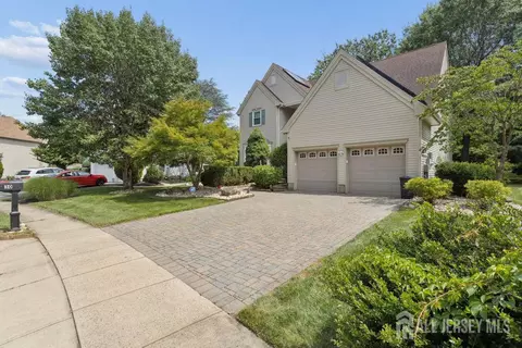 30 Larkspur Dr, South Brunswick, NJ 08810