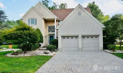 30 Larkspur Dr, South Brunswick, NJ 08810