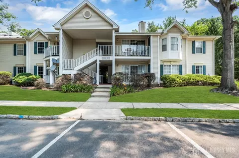 143 Sapphire Ln, Franklin Park, NJ 08823