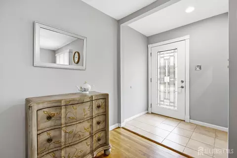Entry Way - 2 Carter Pl, Parlin, NJ 08859 photo 1 of 2