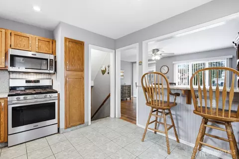 Kitchen - 2 Carter Pl, Parlin, NJ 08859 photo 3 of 3
