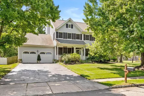 2 Foxhill Run, South Brunswick, NJ 08852