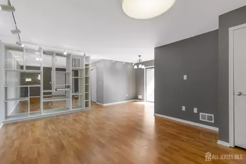 Living - 38 Foxhall Cmn, Middlesex, NJ 08846 photo 4 of 5