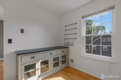 Entry Way - 38 Foxhall Cmn, Middlesex, NJ 08846 photo 1 of 1