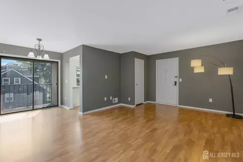 Living - 38 Foxhall Cmn, Middlesex, NJ 08846 photo 3 of 5