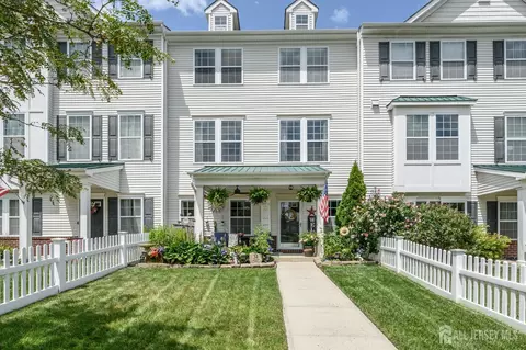 31 Rockhill Ln, Chesterfield, NJ 08515
