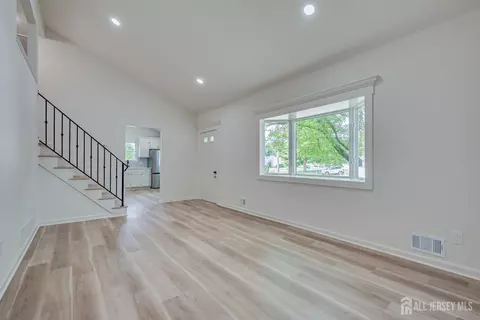 Living - 23 Nancy Cir, Edison, NJ 08817 photo 2 of 3