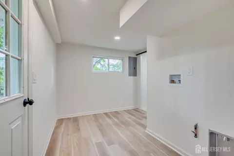 Entry Way - 23 Nancy Cir, Edison, NJ 08817 photo 5 of 7